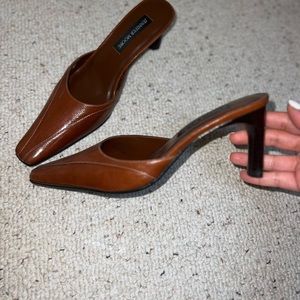 Vintage brown kitten heels pointed square toe